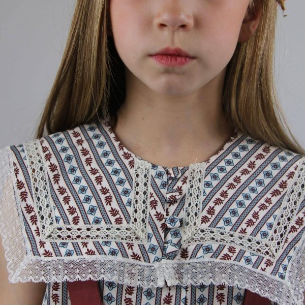 Cuello niña cuadrado estampado a rayas