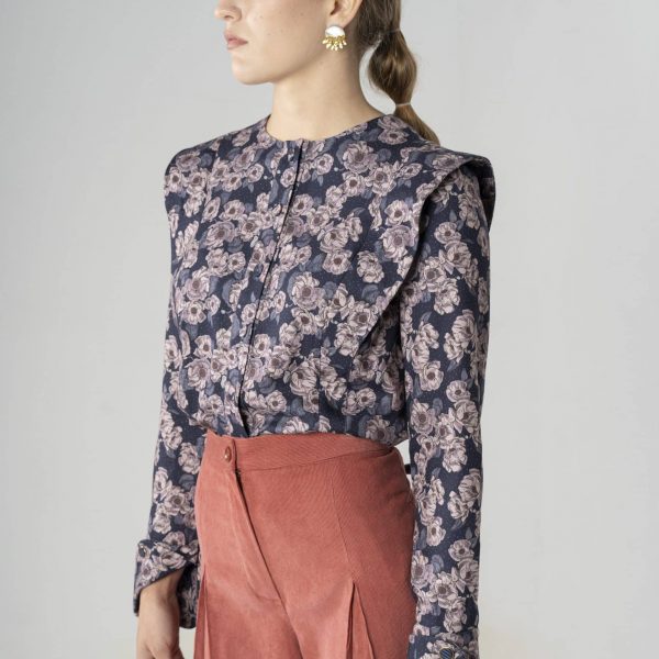 Camisa Daniella estampado floral azul marino