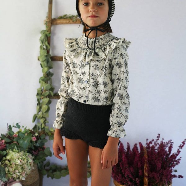 Braguitas de punto con volante C003 negras