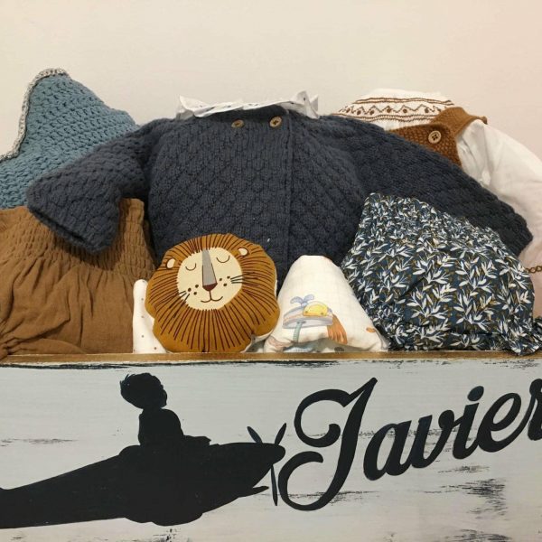 Cajas de madera personalizadas y pintadas a mano.