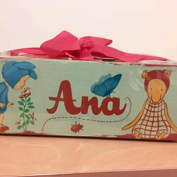 Cajas de madera personalizadas y pintadas a mano.