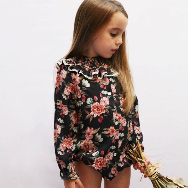 Ranita estampado floral negro romántico