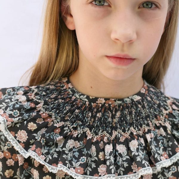 Cuello María C005 estampado floral negro C005