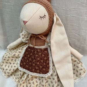 Conejita con orejita bordada con el nombre de la niña