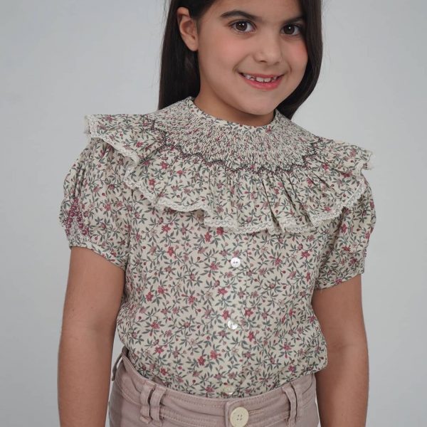 Cuello María estampado floral primavera