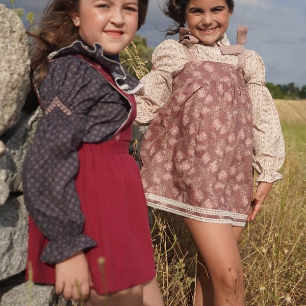 Camisa Cosette mangas bordadas estampado geométrico azul