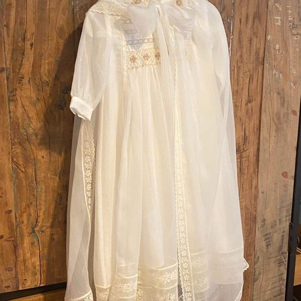 Capa de Cristianar de seda bordada a mano