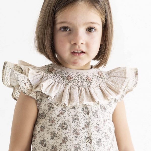 Cuello María topo bordados en verde y rosa