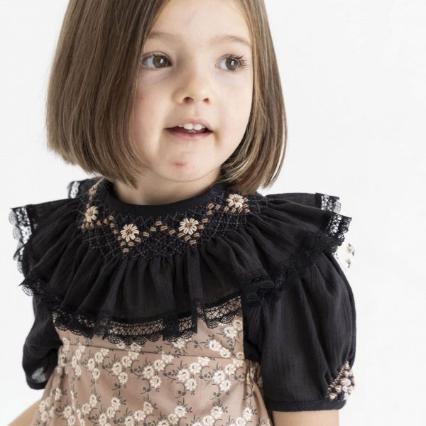 Cuello María en gasa negra