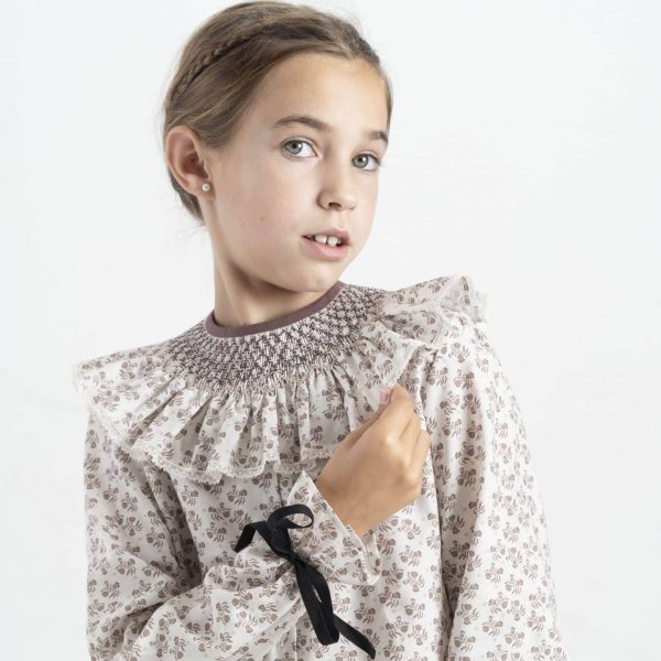 Cuello María estampado floral marrón