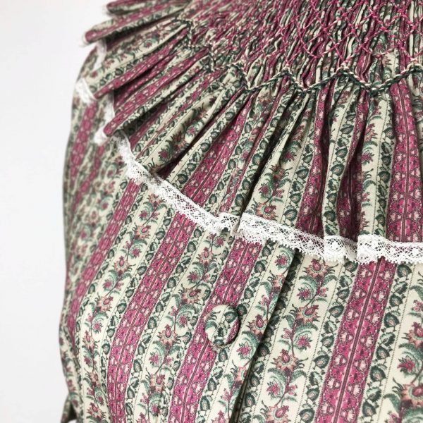 Cuello María mujer estampado floral a rayas